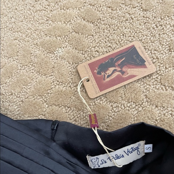 Le Palais Vintage skirt (New with tag) Size S - Picture 7 of 7